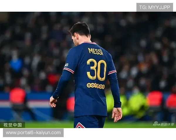 巴黎圣日耳曼三后卫阵型实验失败 球员适应问题成关键因素